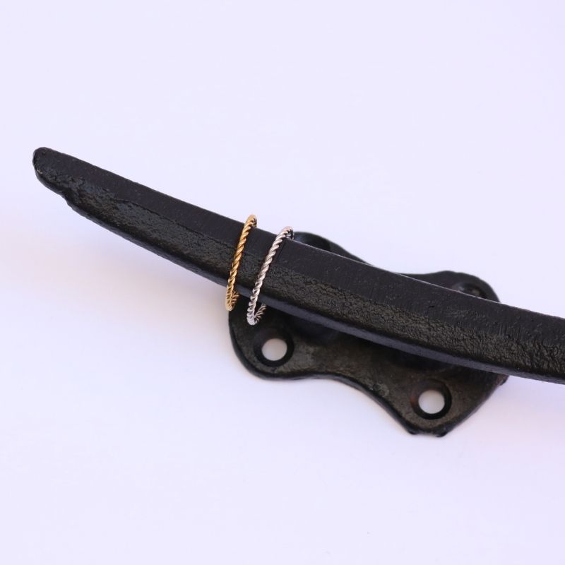Slow Burn Twist Ring